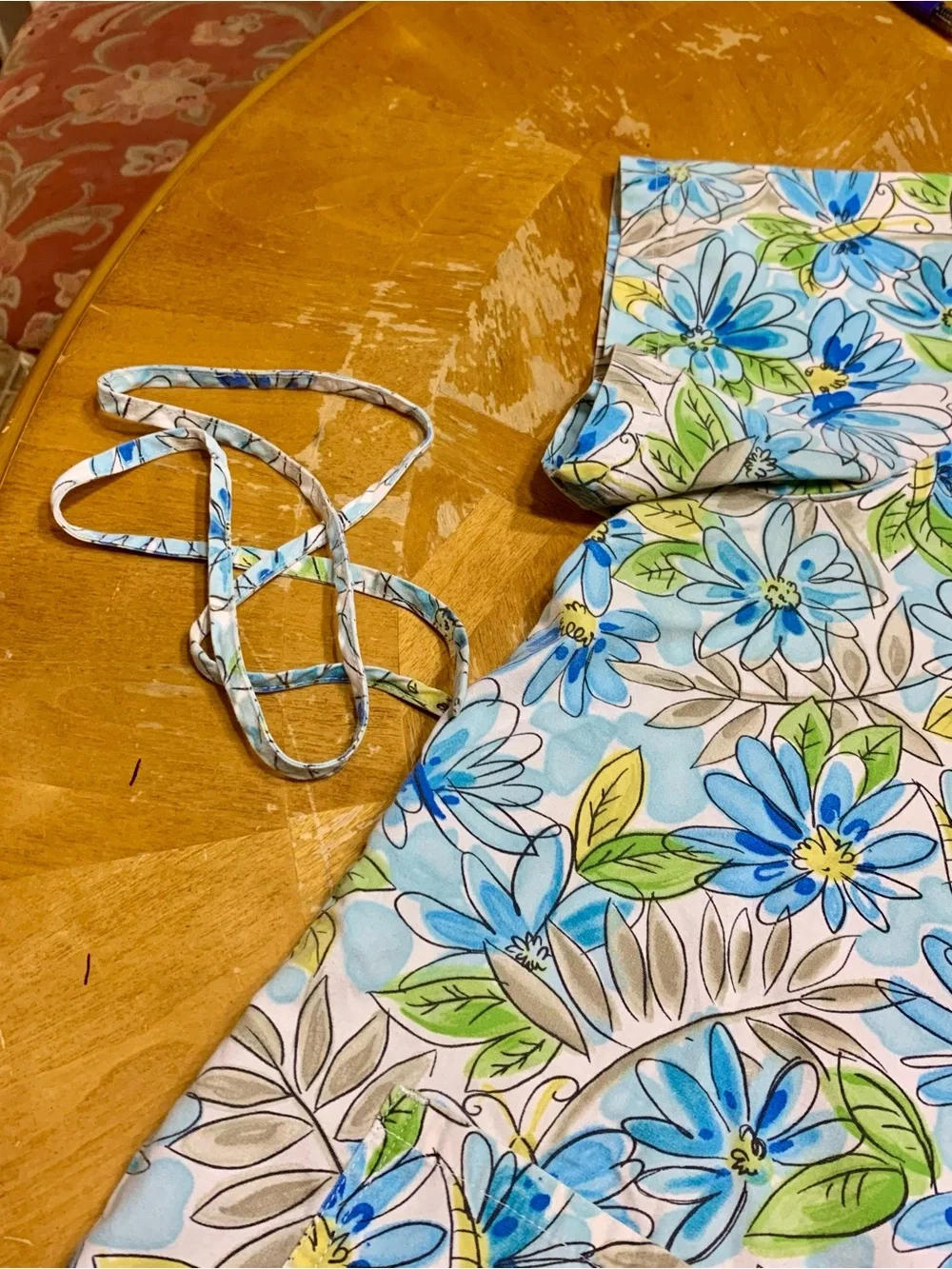 Stars of Best Medical V-Neck Blue Flower Scrub Top - Size 2X